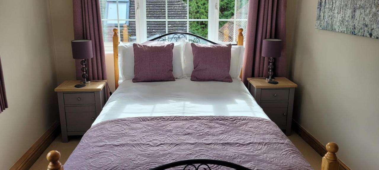 Ha'Penny Acre Bed and Breakfast Sherfield English Buitenkant foto