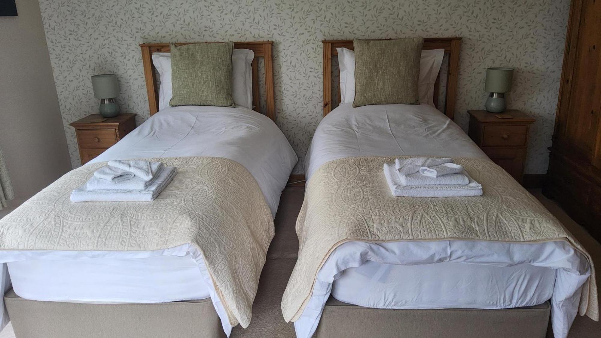 Ha'Penny Acre Bed and Breakfast Sherfield English Buitenkant foto