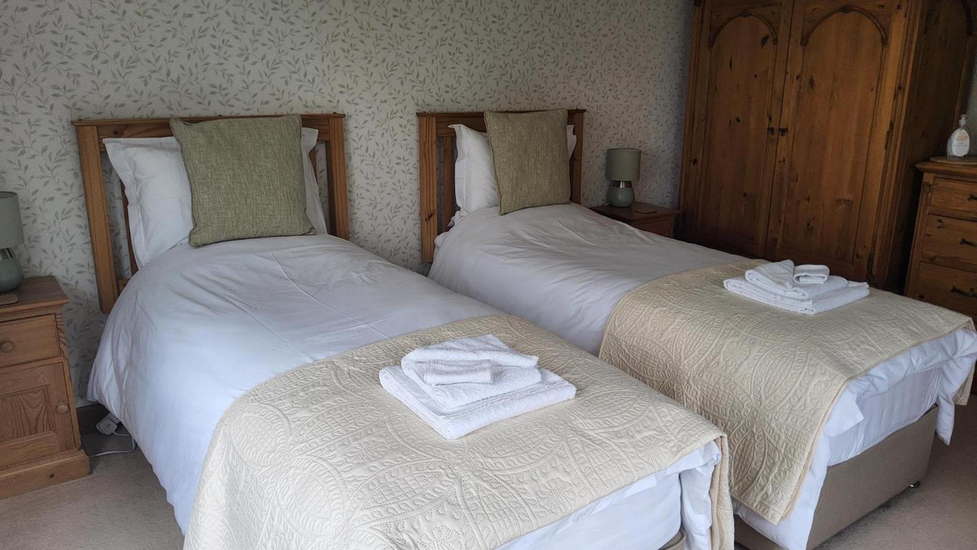 Ha'Penny Acre Bed and Breakfast Sherfield English Buitenkant foto